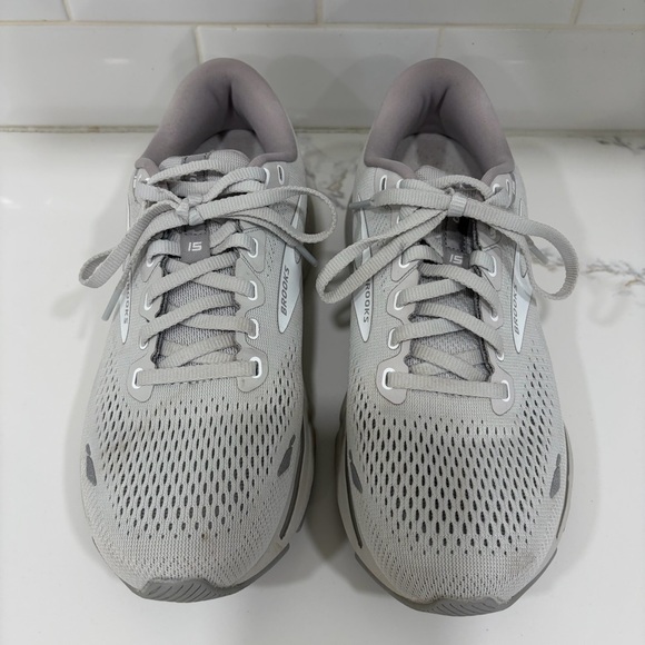 $60 Brooks Ghost 15 Women’s Athletic Running Shoe 8W  Bought Walking Light Grey - Picture 5 of 13